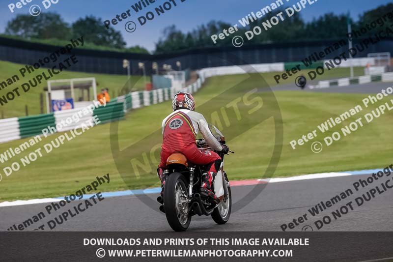 Vintage motorcycle club;eventdigitalimages;mallory park;mallory park trackday photographs;no limits trackdays;peter wileman photography;trackday digital images;trackday photos;vmcc festival 1000 bikes photographs